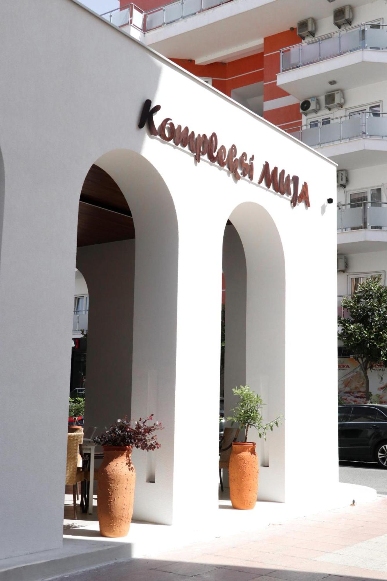 Hotel Kompleksi Muja 4*
