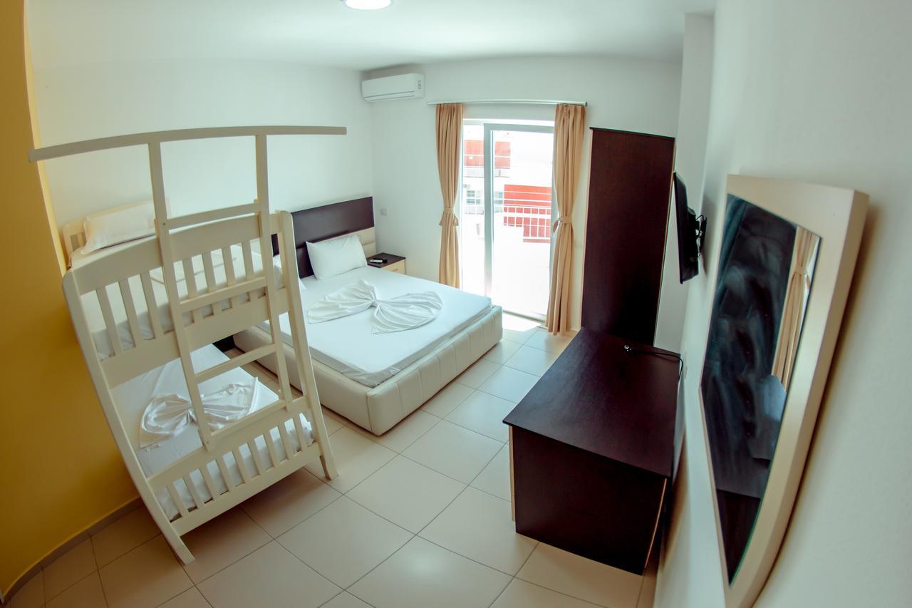 Hotel Kompleksi Muja 4*